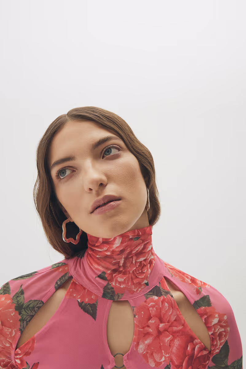 Fashion-forward photography from a Montreal-based commercial photographer, capturing the energy, textures, and sophistication of each fashion moment, designed for advertising and branding