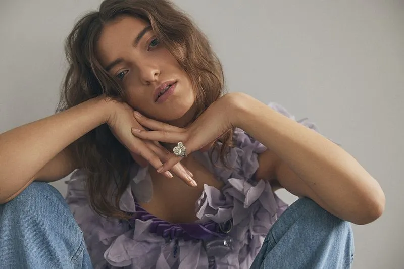 This Montreal-based fashion photographer creates visually captivating images, blending creative direction and meticulous detail to elevate your brand’s fashion campaigns