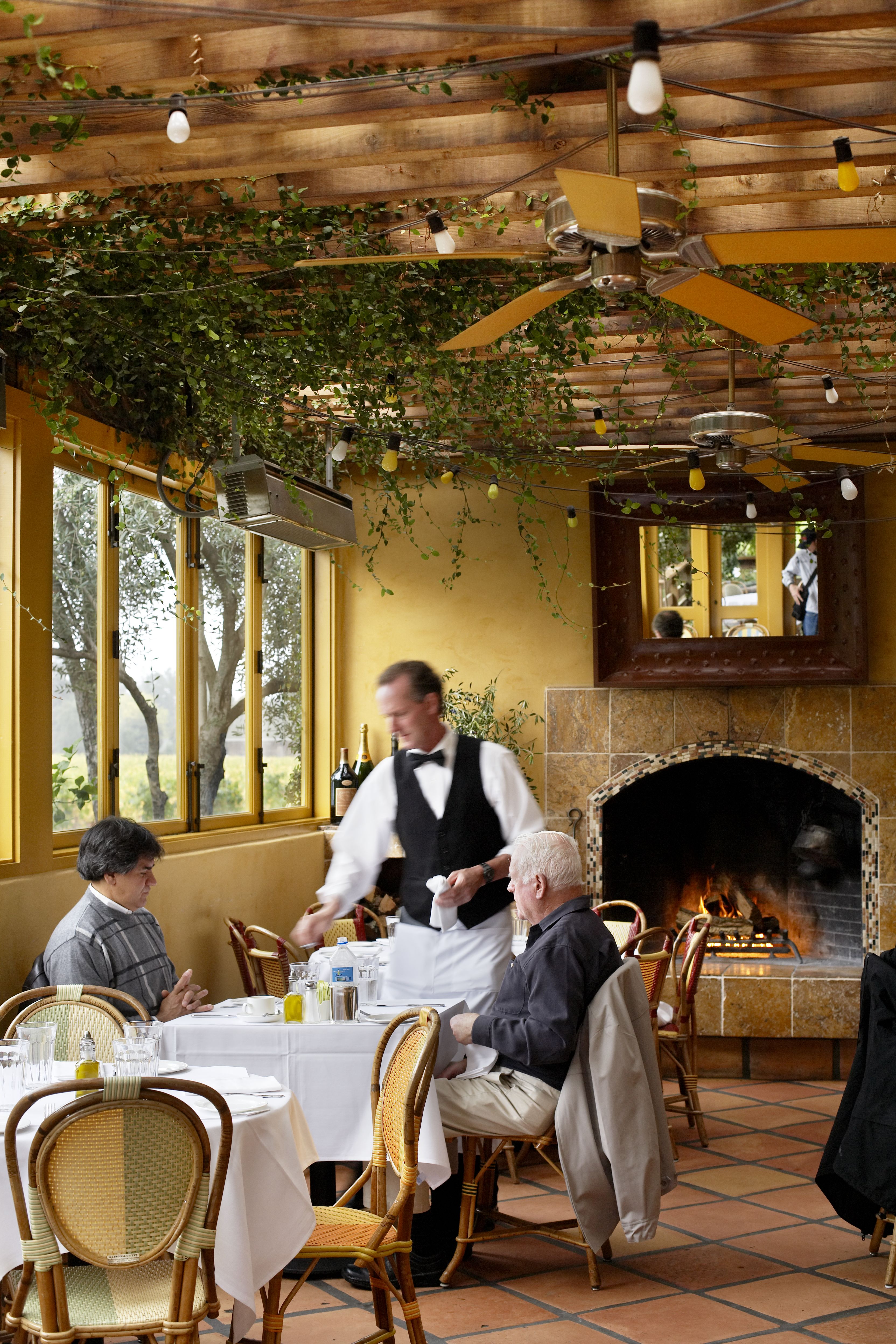 A breathtaking travel photograph capturing the beauty and essence of a destination, showcasing stunning landscapes and vibrant cultures through the lens of an experienced photographer