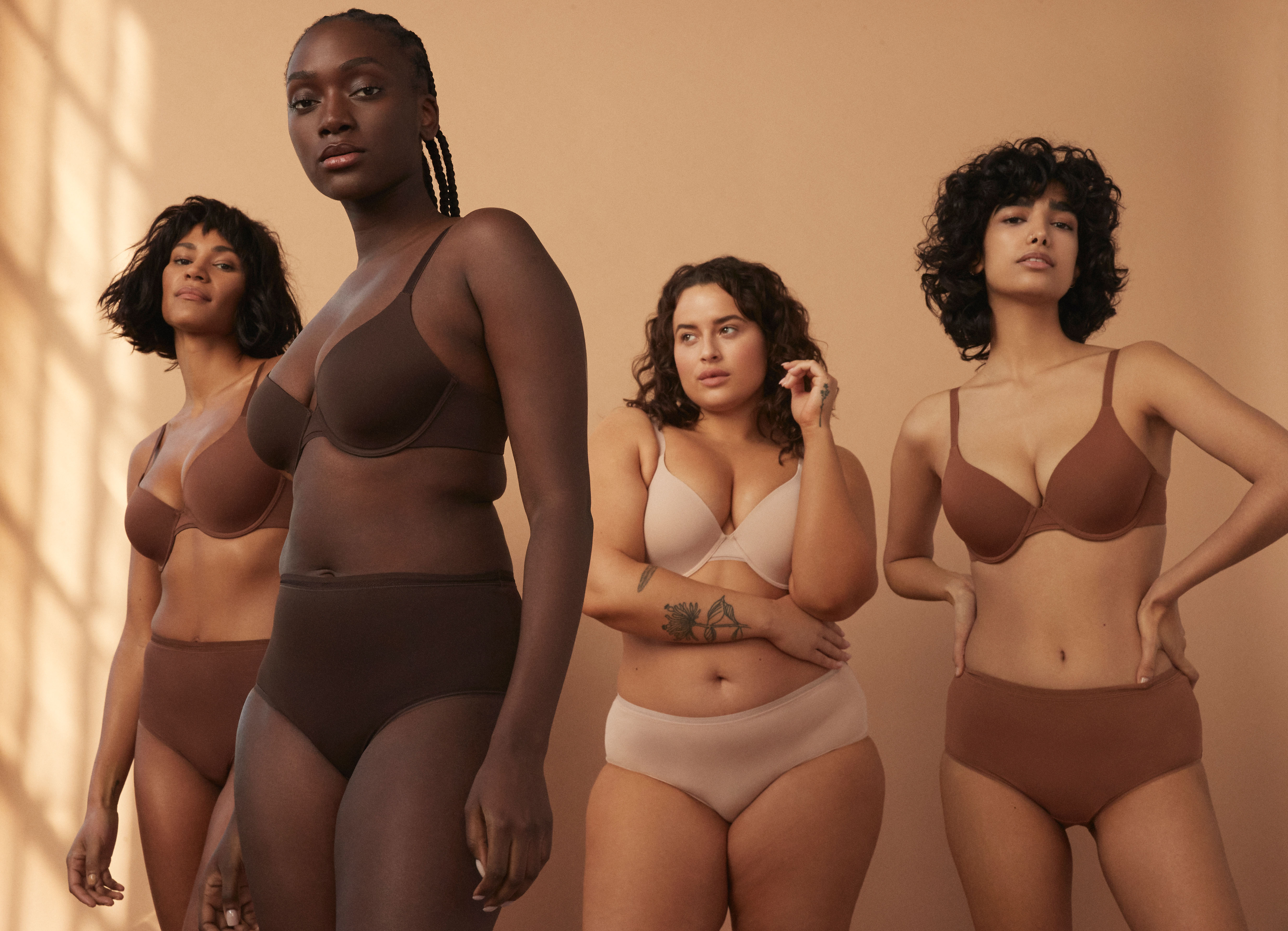 Fashion-forward photography from a Montreal-based commercial photographer, capturing the energy, textures, and sophistication of each fashion moment, designed for advertising and branding