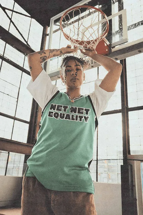 Intense and compelling sports photography by a Montreal photographer, showcasing athletes in motion with expert composition and lighting for impactful brand visuals