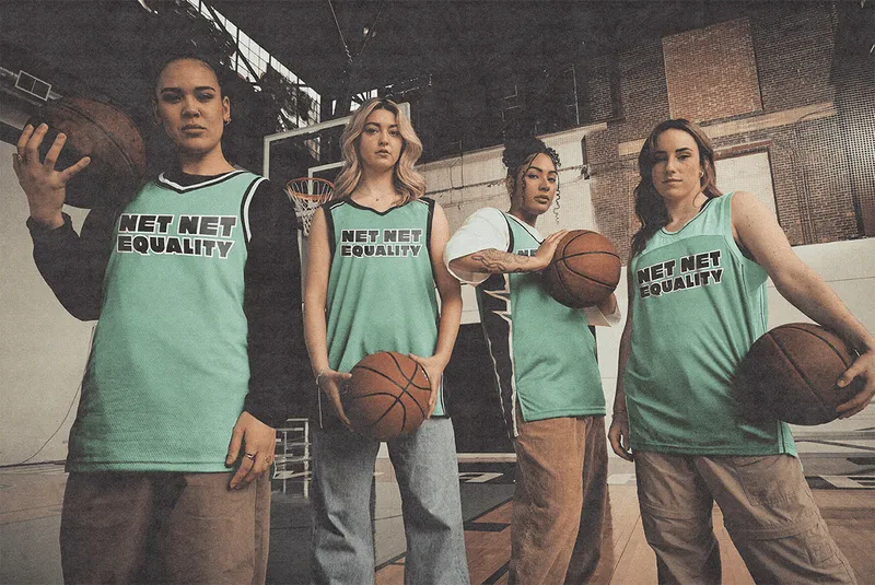 Intense and compelling sports photography by a Montreal photographer, showcasing athletes in motion with expert composition and lighting for impactful brand visuals