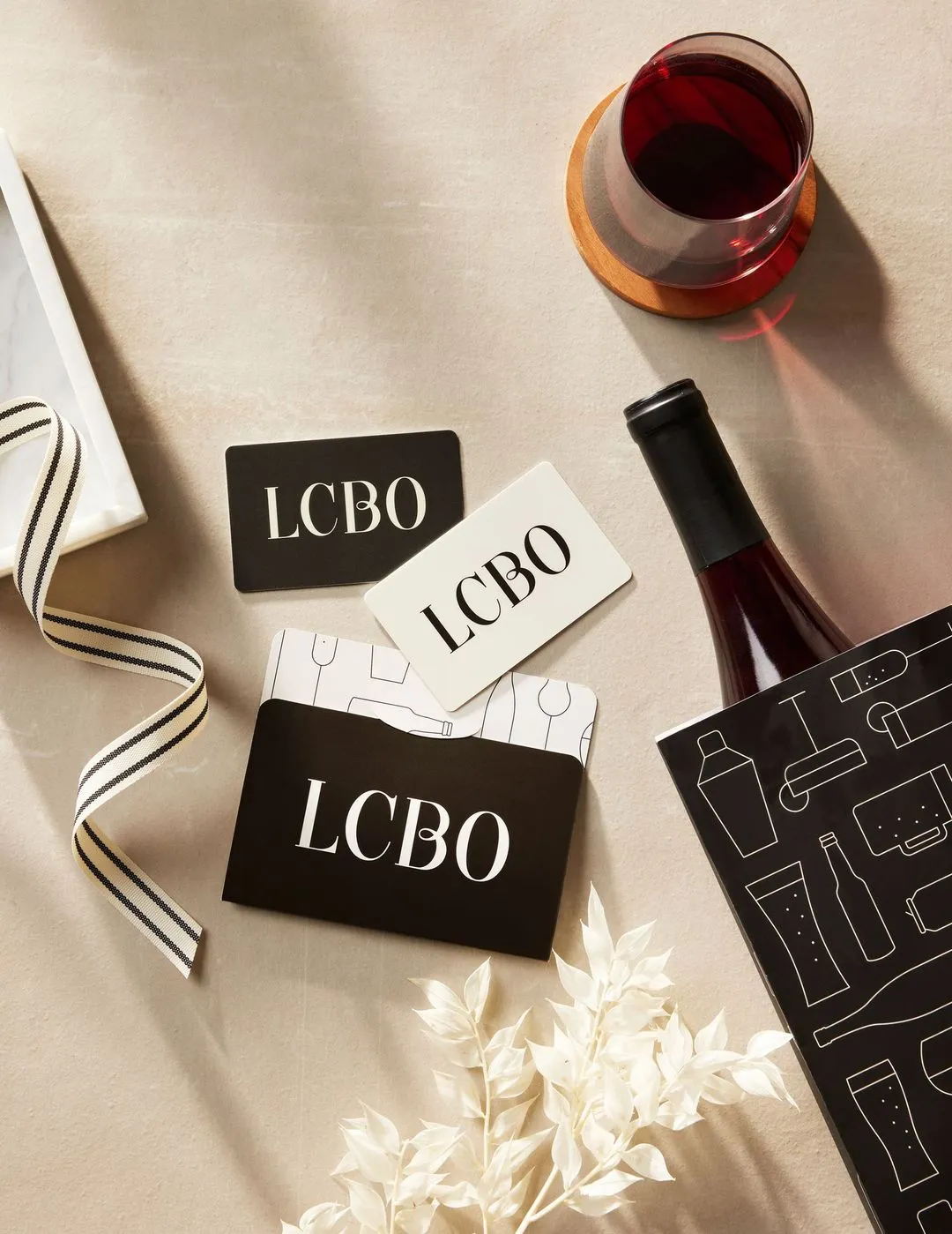 This Toronto-based photographer delivers dynamic drink imagery, focusing on vibrant colors and clean composition, ideal for creating attention-grabbing visuals in commercial marketing