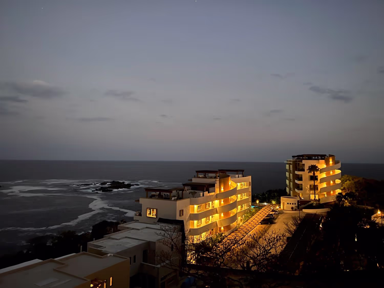 A breathtaking travel photograph capturing the beauty and essence of a destination, showcasing stunning landscapes and vibrant cultures through the lens of an experienced photographer