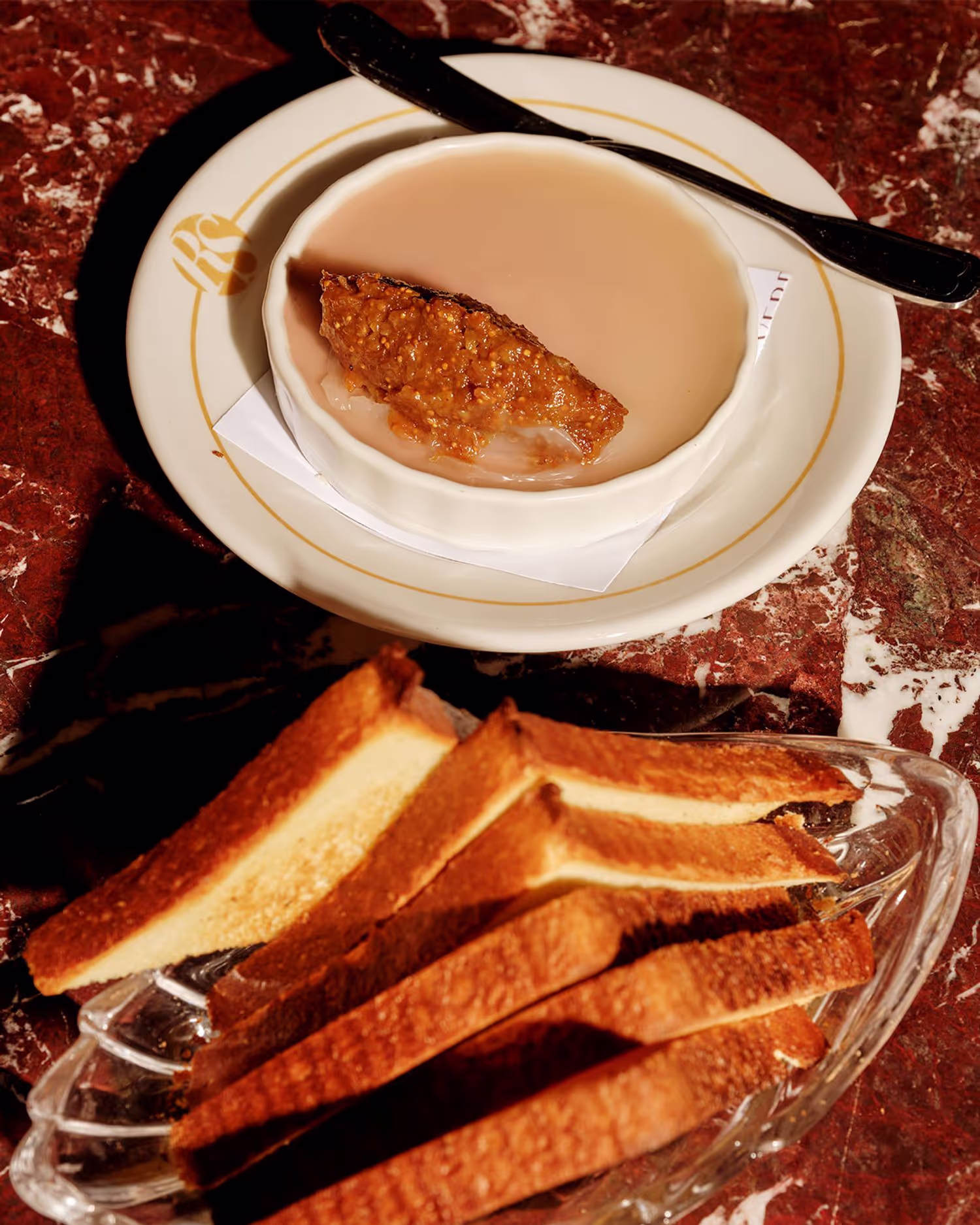 A mouth-watering food photograph, showcasing vibrant colors and textures that bring the dish to life through expert lighting and composition.
