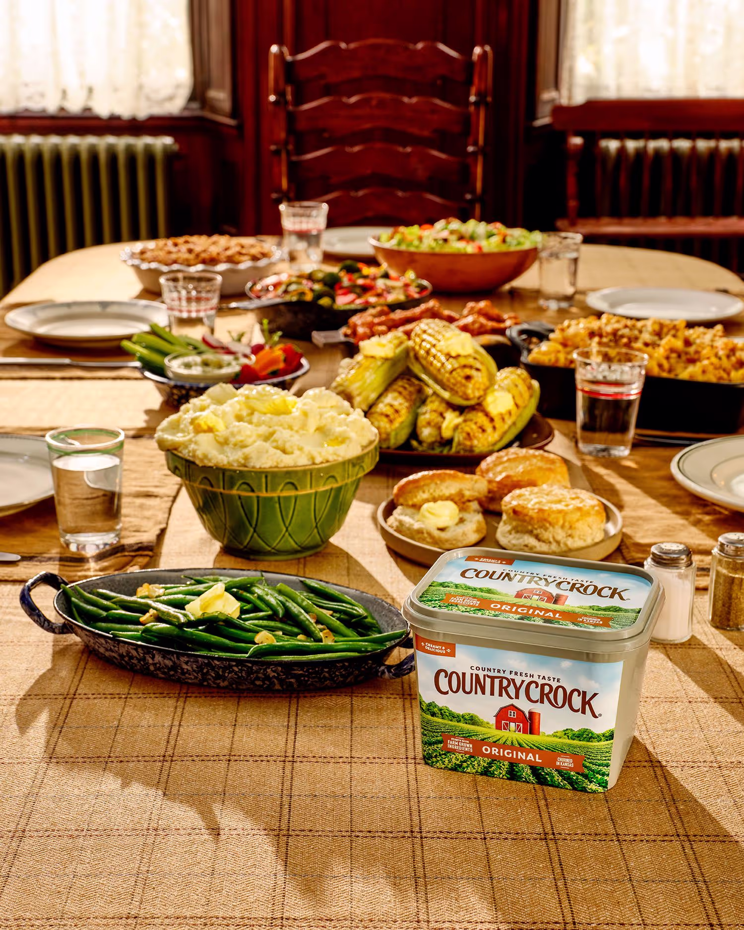 A mouth-watering food photograph, showcasing vibrant colors and textures that bring the dish to life through expert lighting and composition.