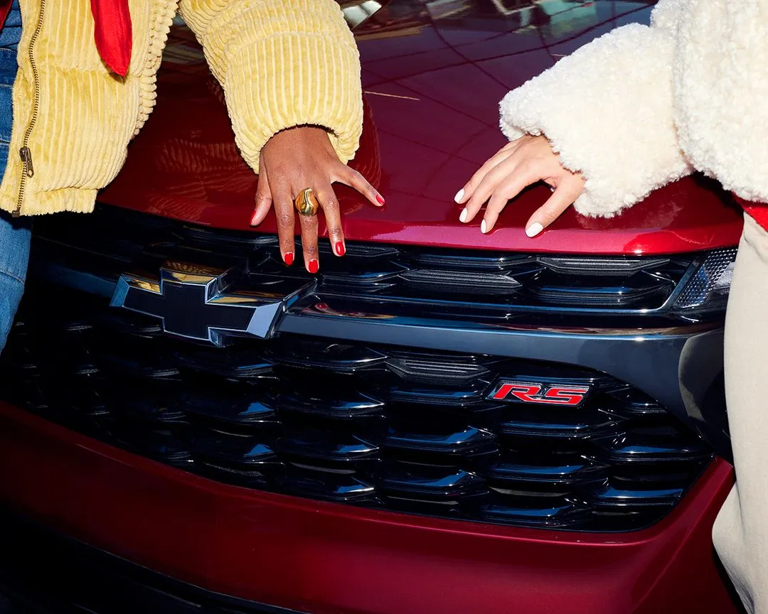 Expert automotive photography blending cars, people, and lifestyle, designed to highlight the connection between individuals and their vehicles, perfect for advertising and brand storytelling