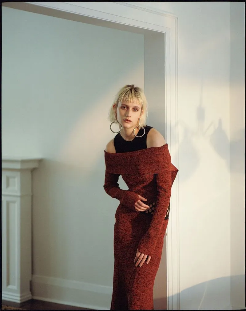 Discover the dynamic world of fashion photography through the work of a talented Toronto artist, showcasing cutting-edge style and visually arresting fashion narratives