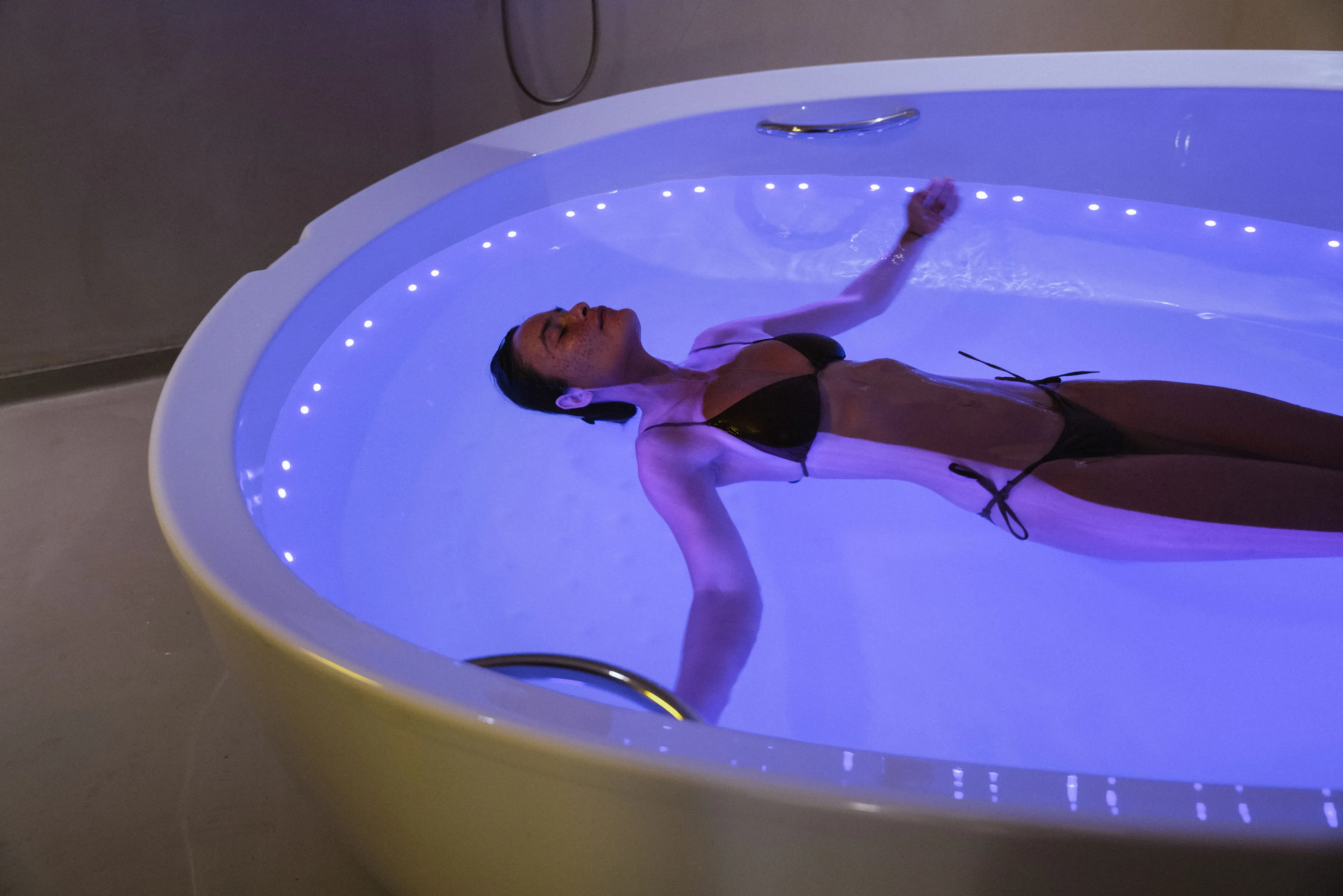 image of a treatment room in a chiropractic clinic