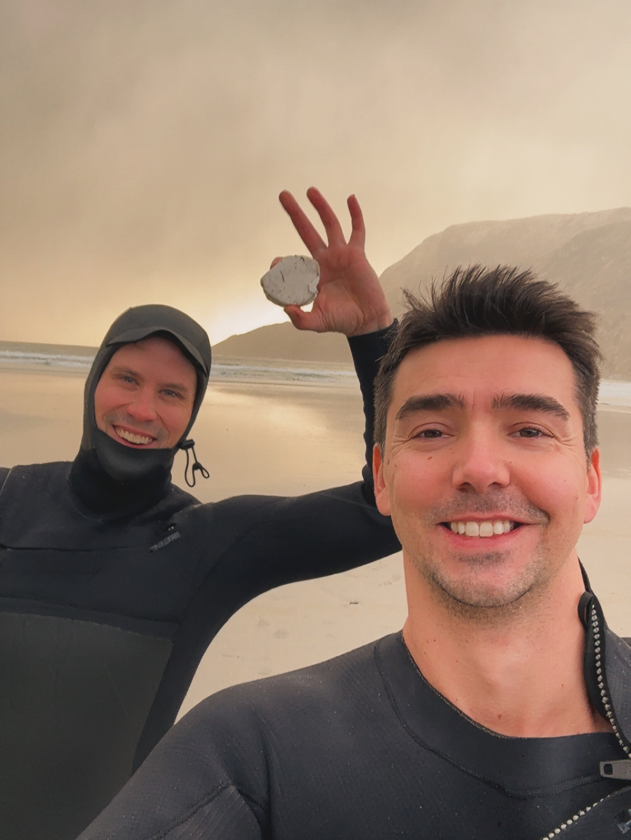 Andreas de Lange og Mark Macdonald på surfetur, og starten på Bergen IT Surf Community. 