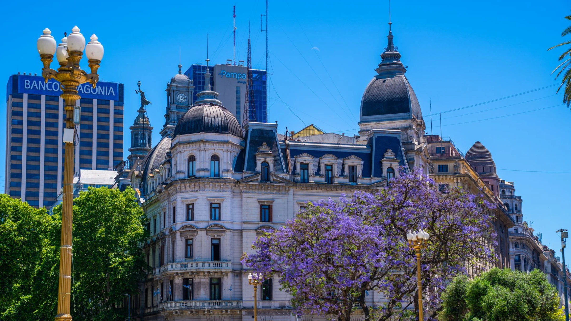 Avenida de Mayo in Buenos Aires, where much of the city's architecture follows European models