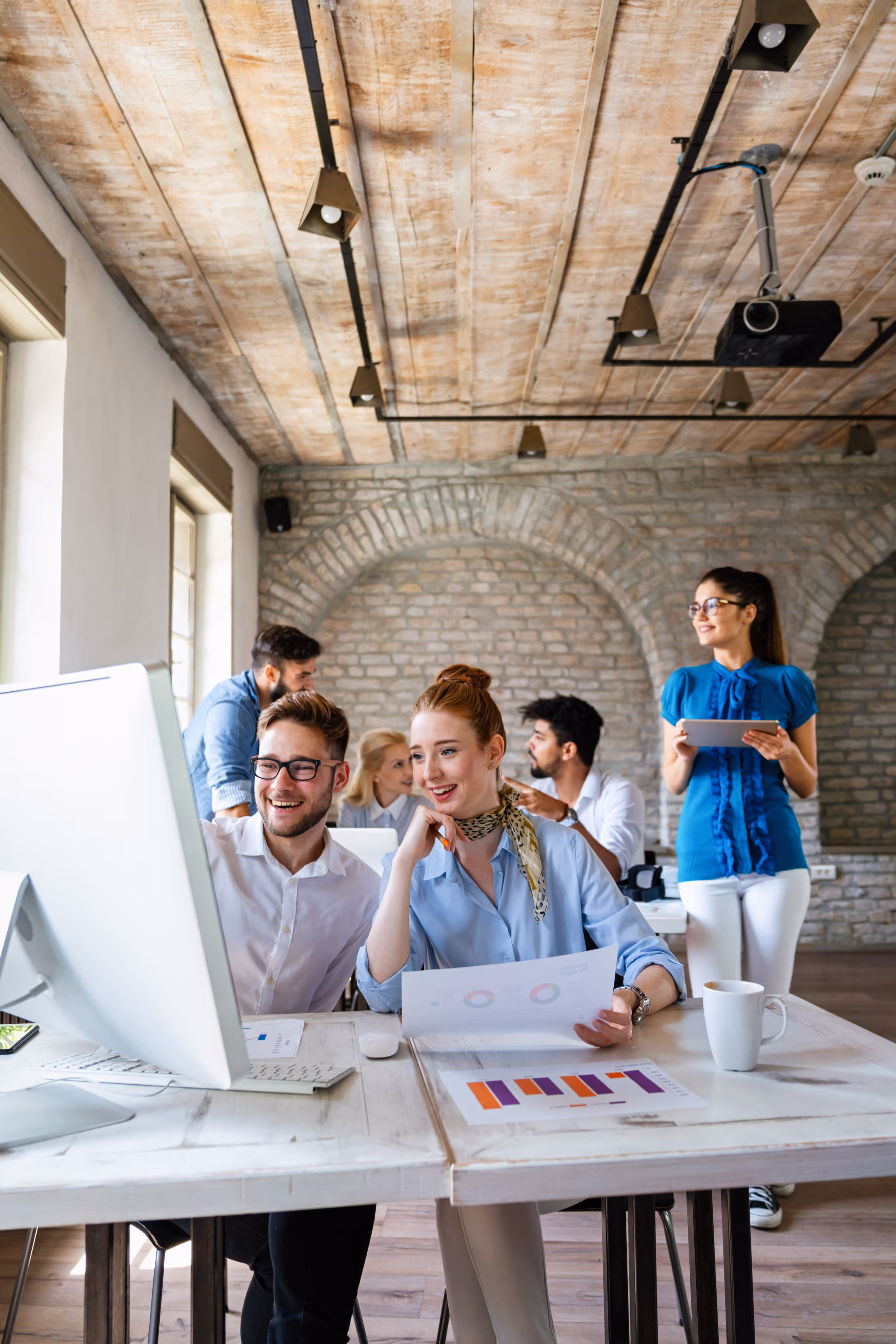 Gruppe von Menschen bei einem Workshop – symbolisch für Coaching & HR-Prozesse.