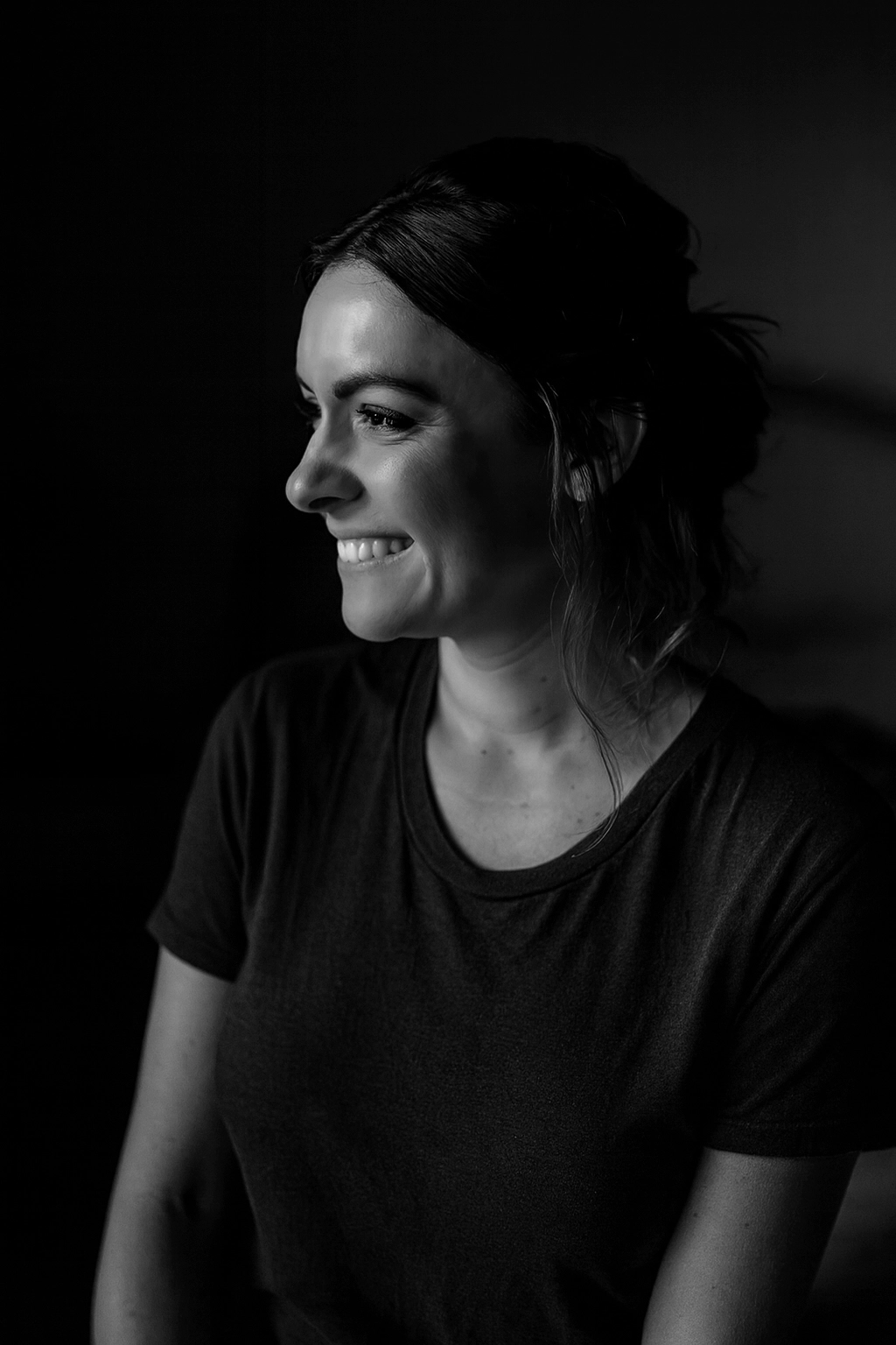 Portrait de Valentine Bourdier, reflétant l’approche humaine de son travail d’architecte d’intérieur.