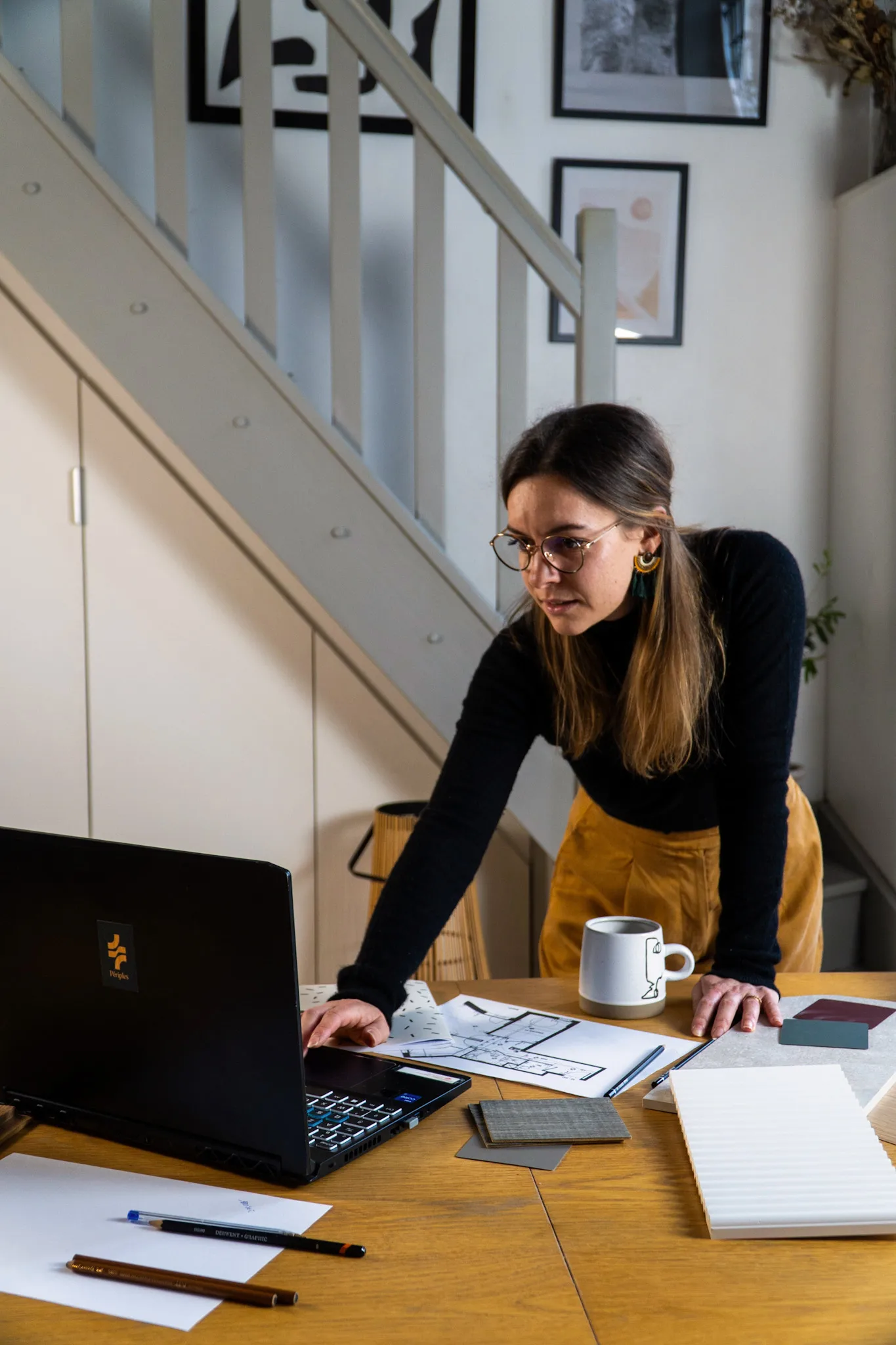 Accompagnement individuel sur un projet d’aménagement intérieur, avec échanges et supports de travail.