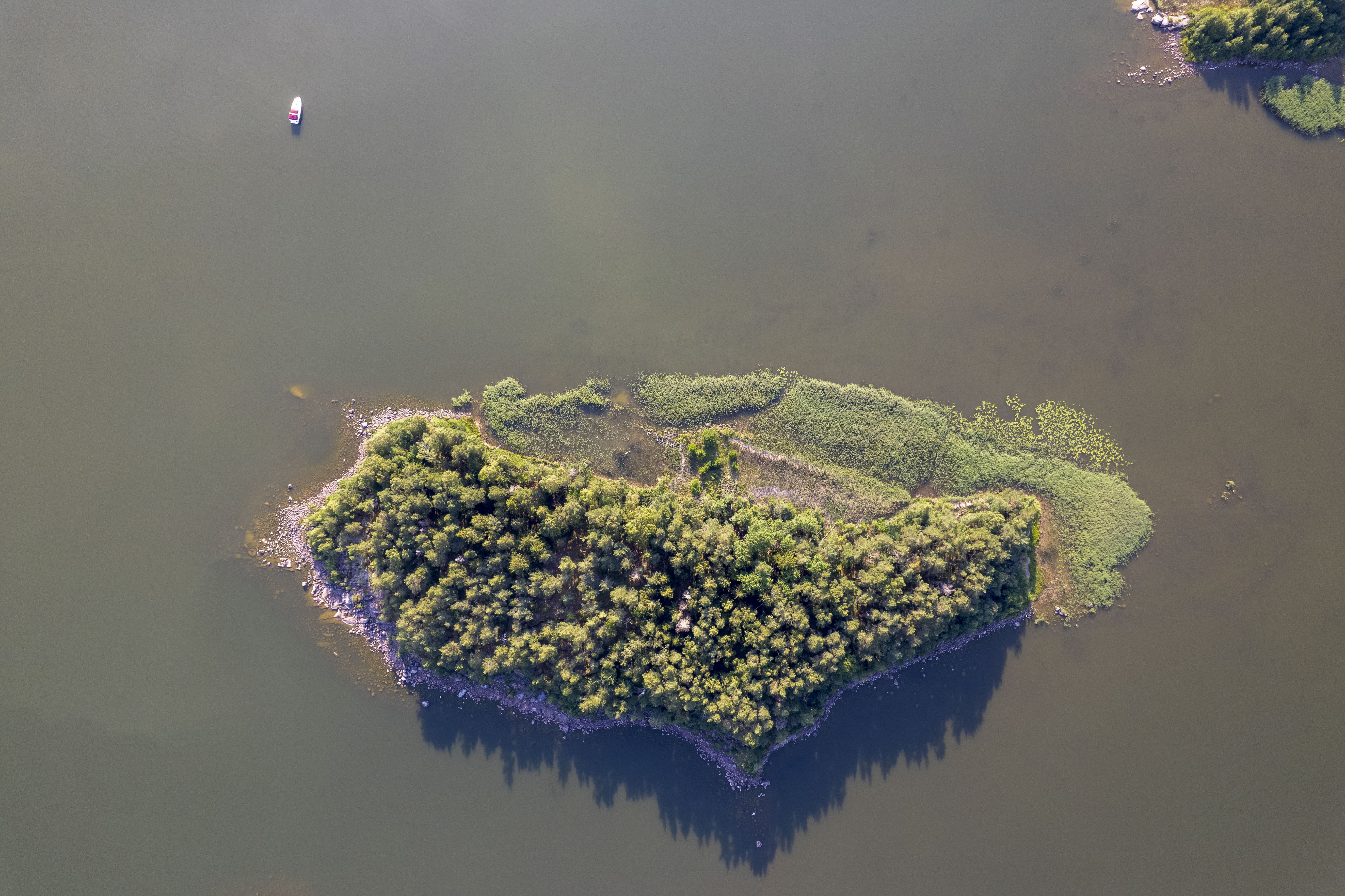 Drohenfoto einer Insel