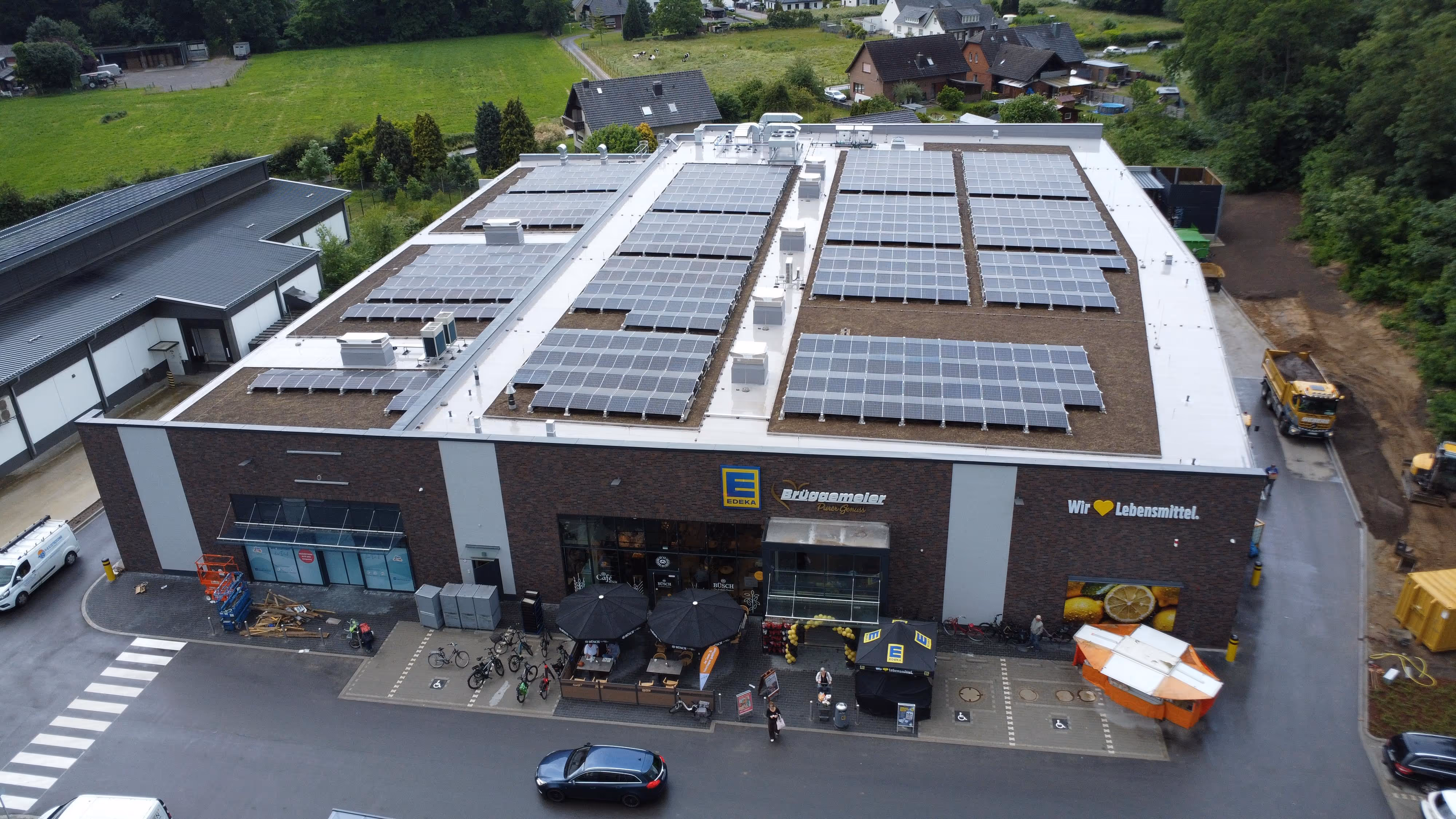 Gewerbedach mit Photovoltaik