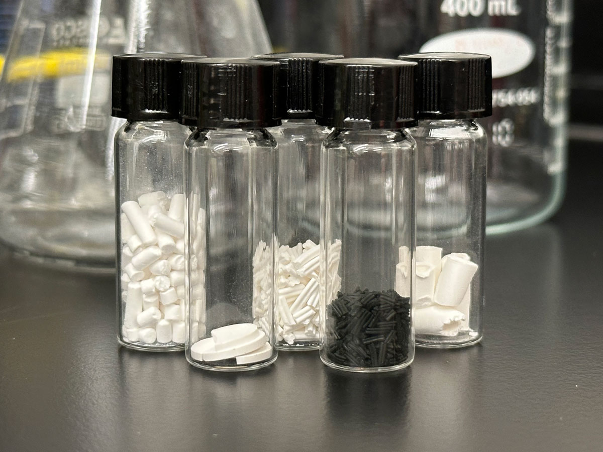 DEFT Fischer-Tropsch catalyst pellets