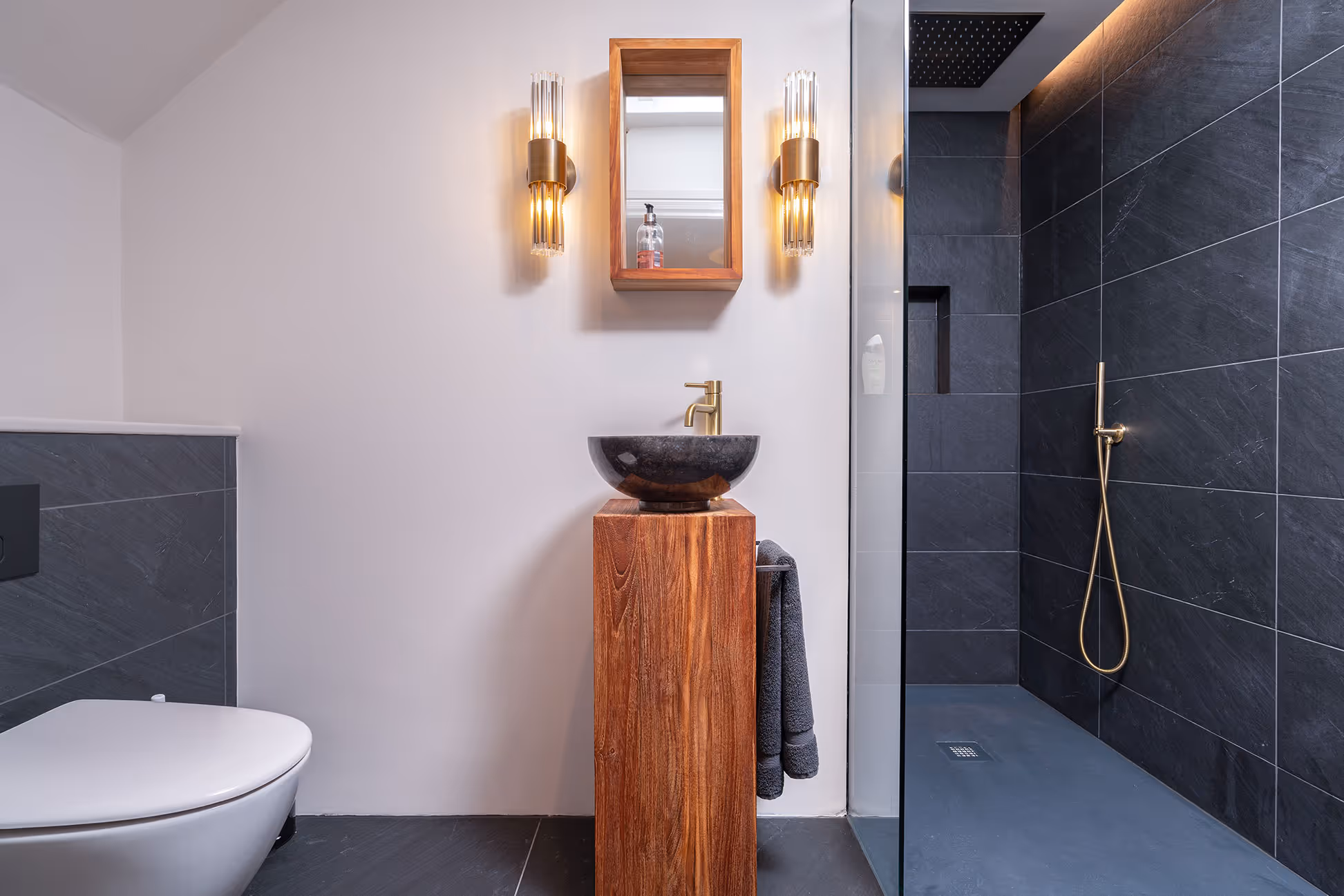 Salters Barn bathroom