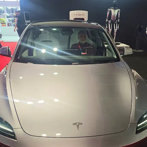 MAS owner driving tesla.