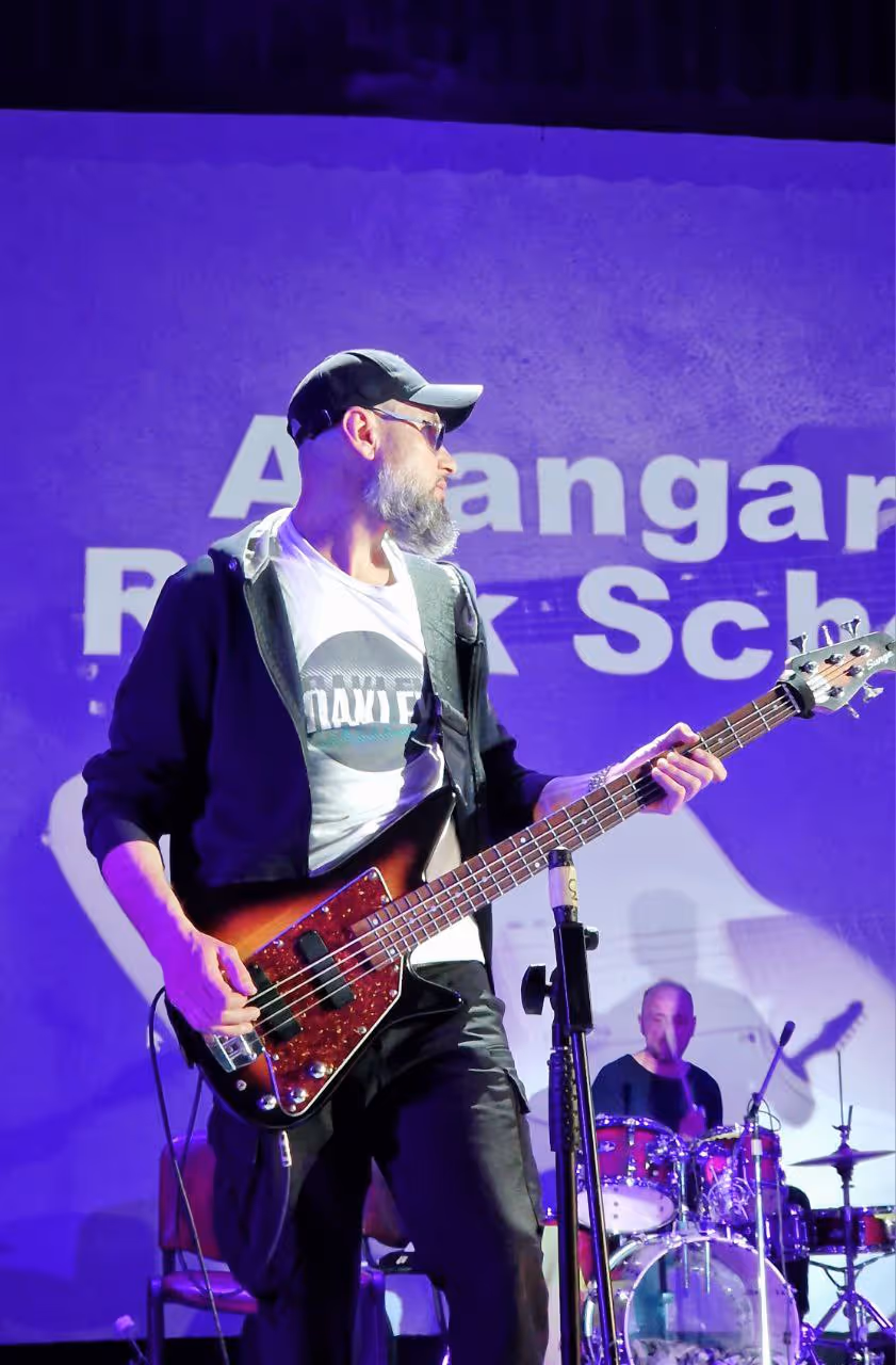 bass player