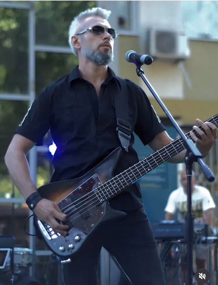bass player