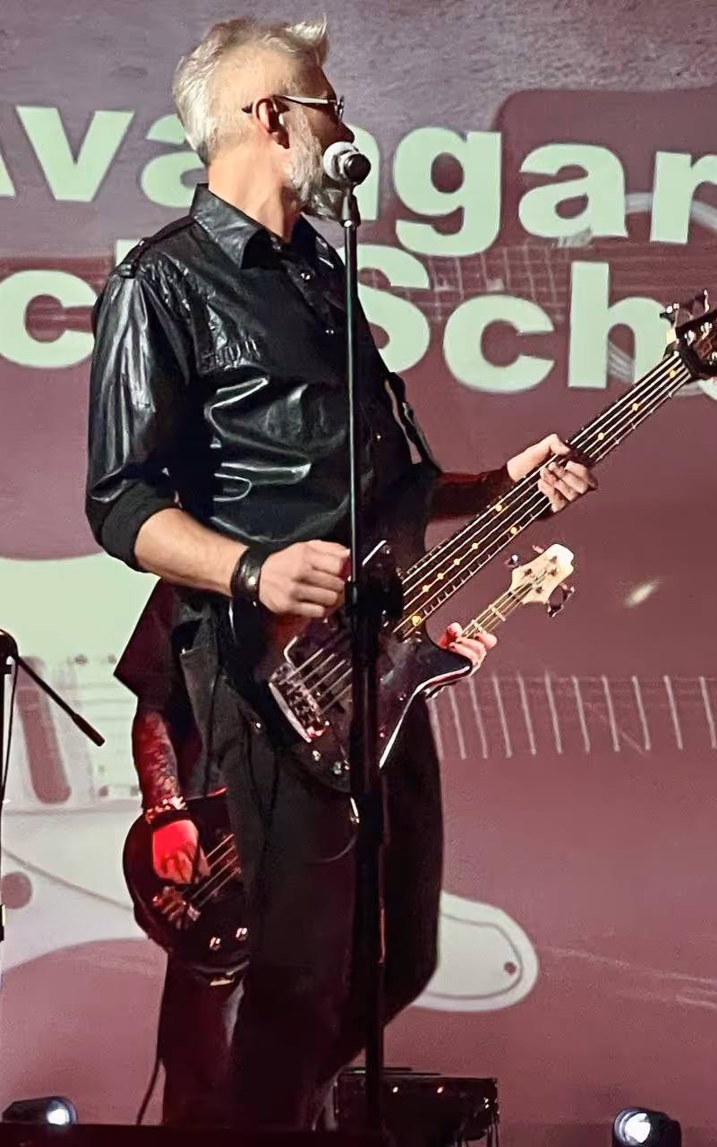 image of live music evening (for a seafood restaurant)