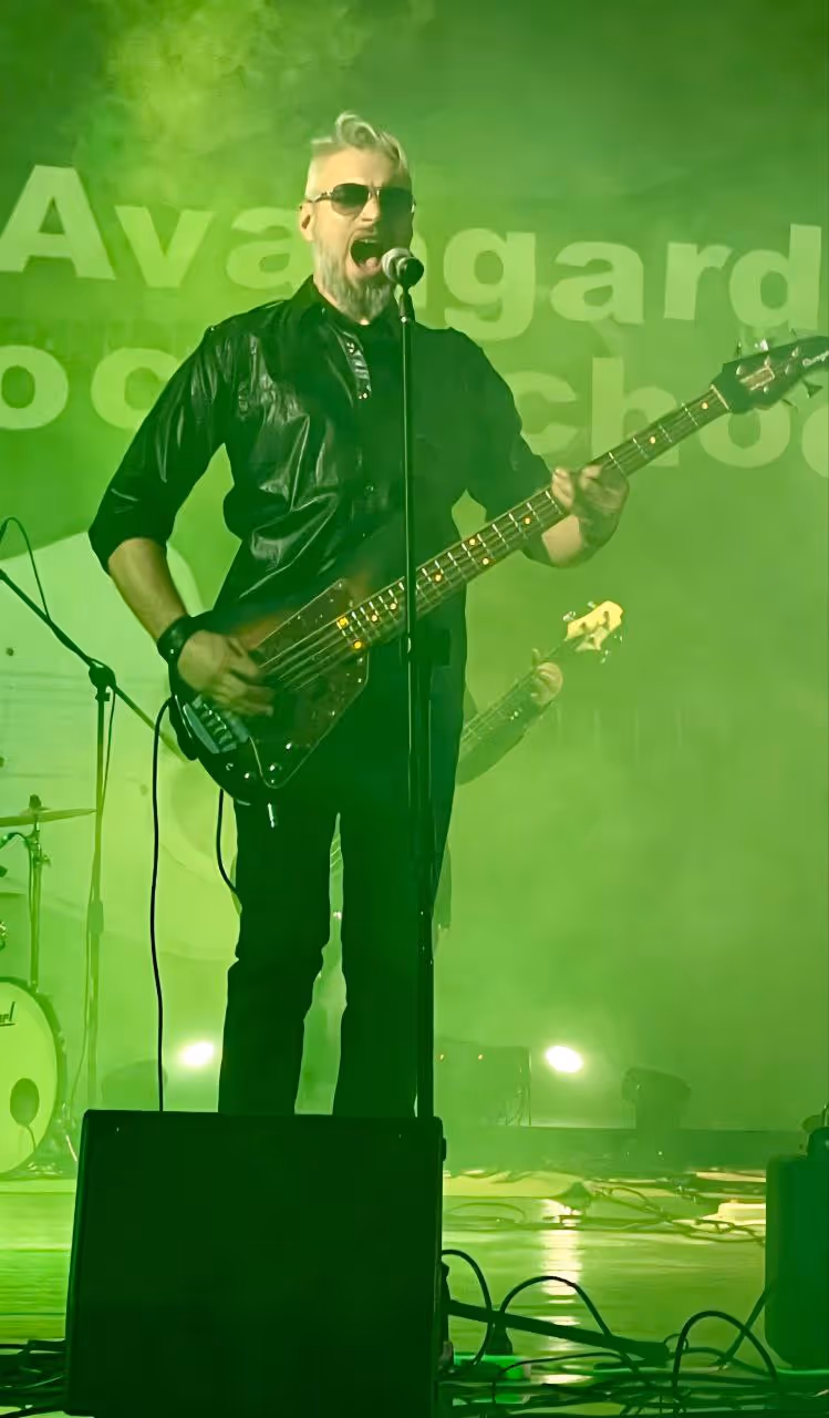 image of live music evening (for a seafood restaurant)