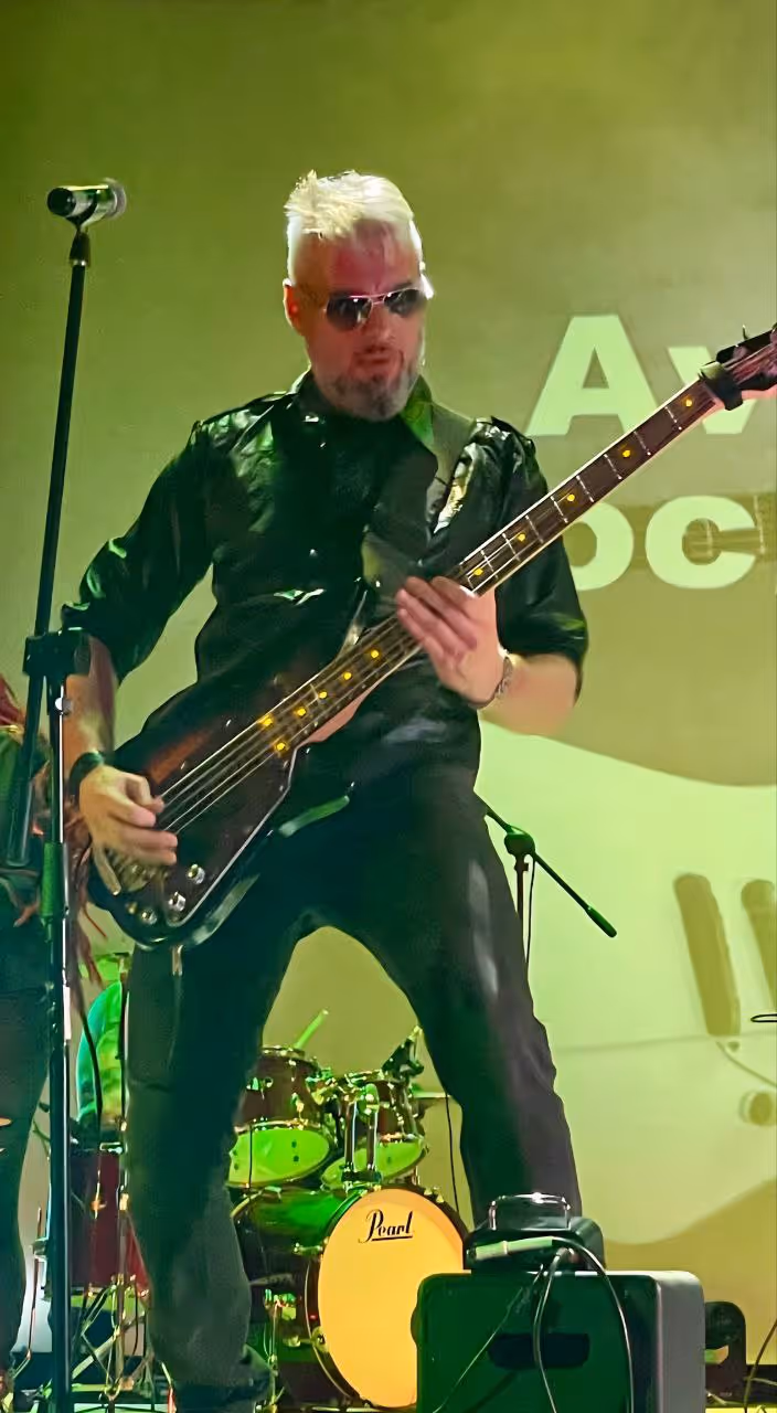 image of live music evening (for a seafood restaurant)