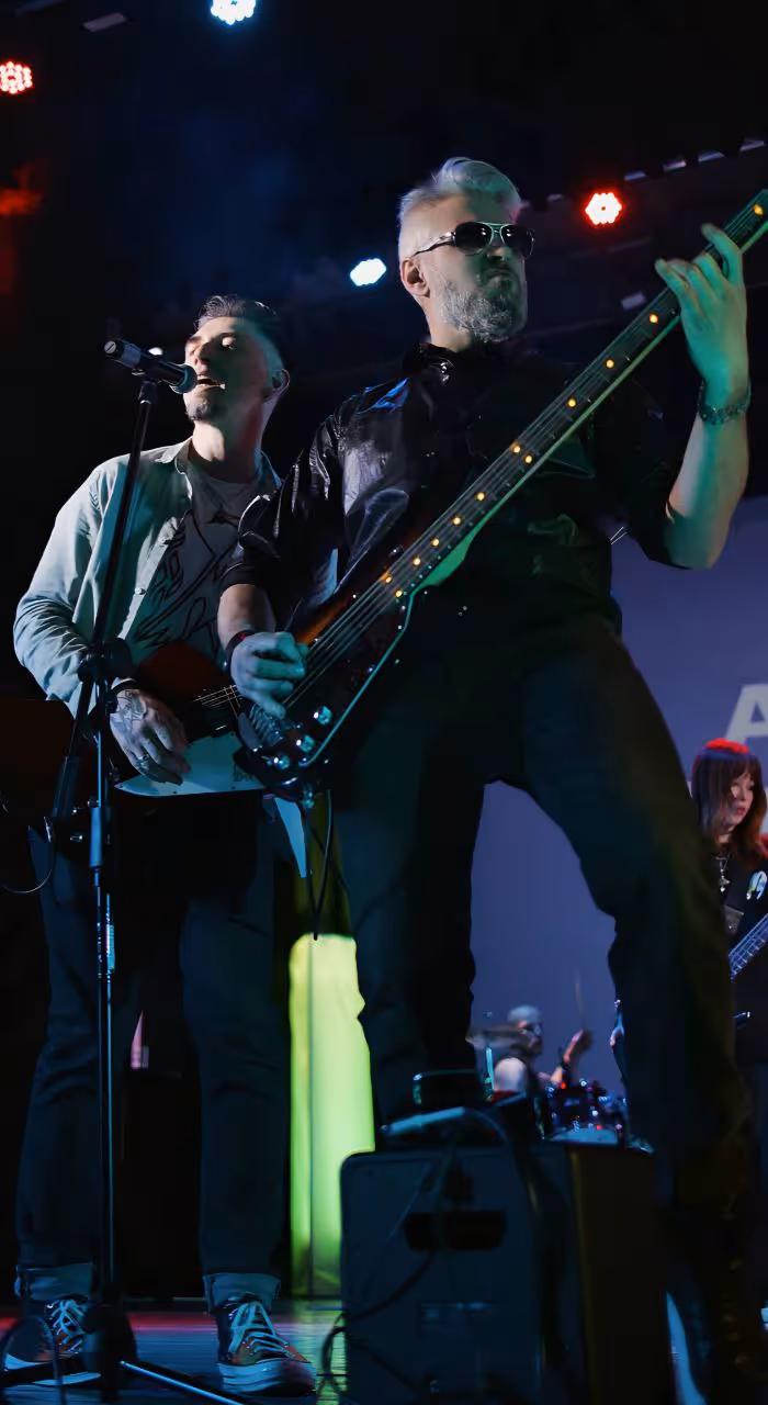 image of live music evening (for a seafood restaurant)