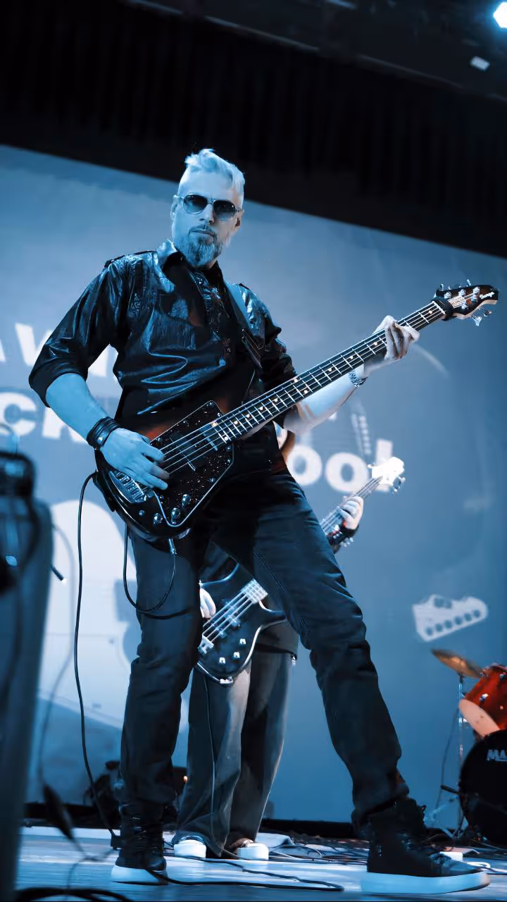 image of live music evening (for a seafood restaurant)