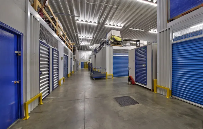 Intérieur d'une unité d'entreposage