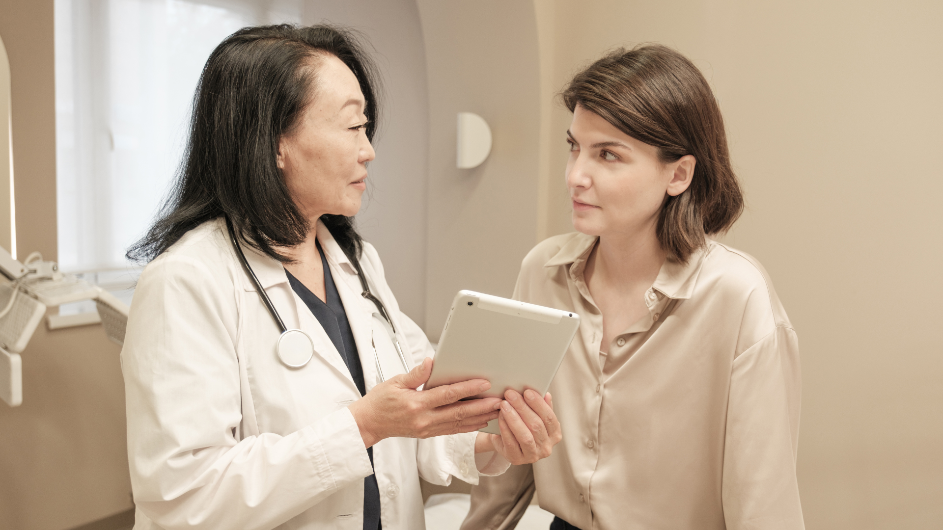 [interface] image of a dashboard interface (for a productivity tools business)