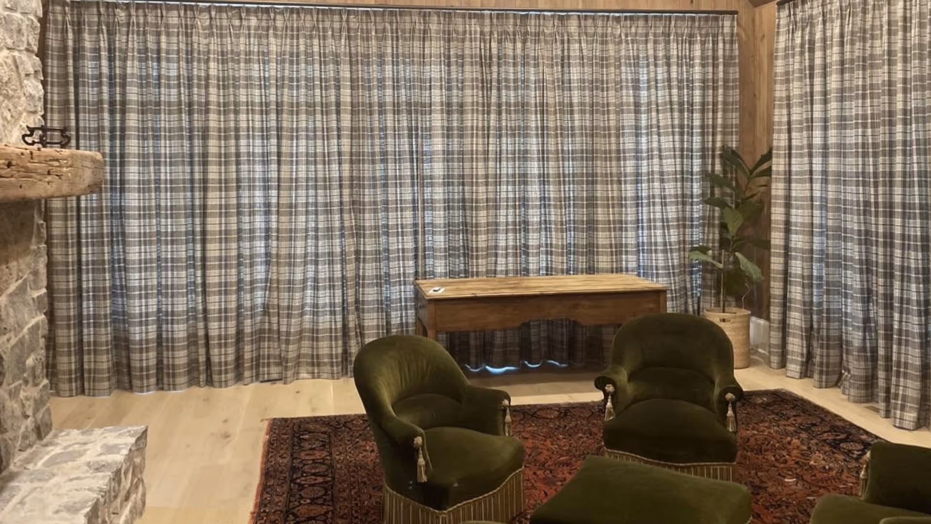 image of dealership exterior