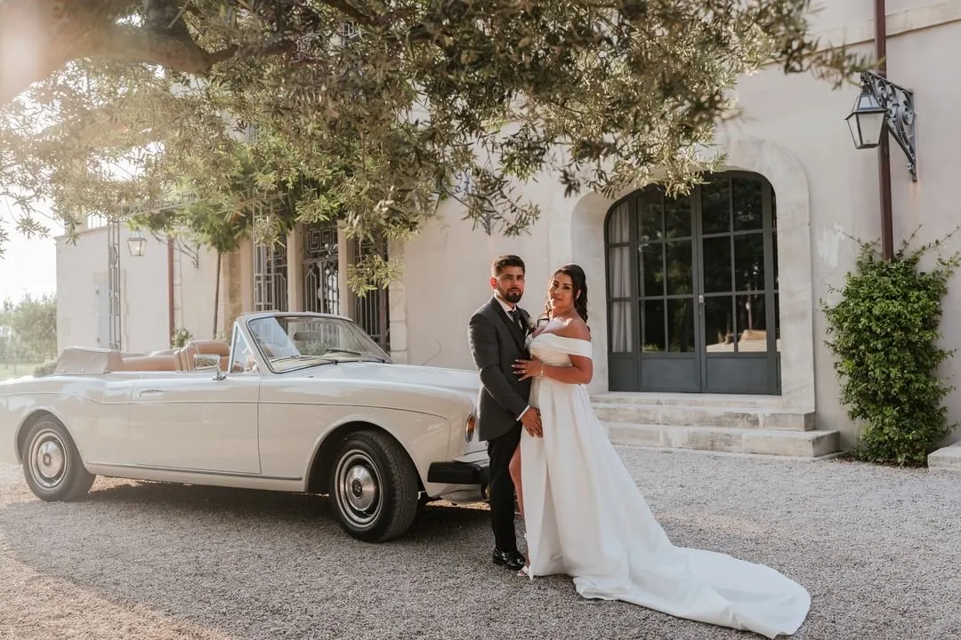 Rolls Royce Corniche 1980 – voiture de collection avec chauffeur à Marseille, proposée par Du Rêve à la Réalité pour mariage, anniversaire, clip, shooting et autres événements.