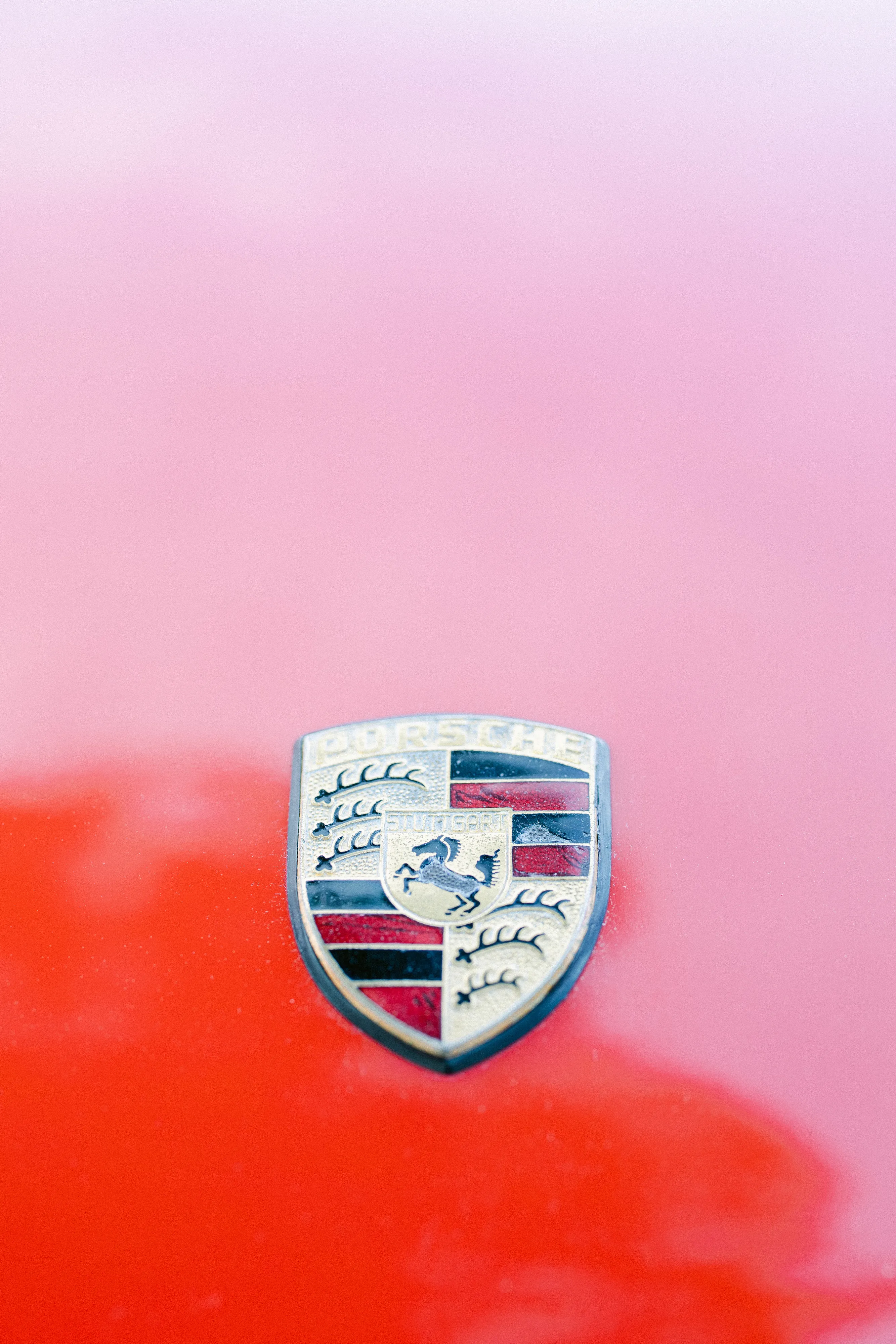 Porsche Targa 1987 – sportive élégante disponible à la location avec chauffeur à Marseille.  proposée par Du Rêve à la Réalité pour mariage, anniversaire, clip, shooting et autres événements.