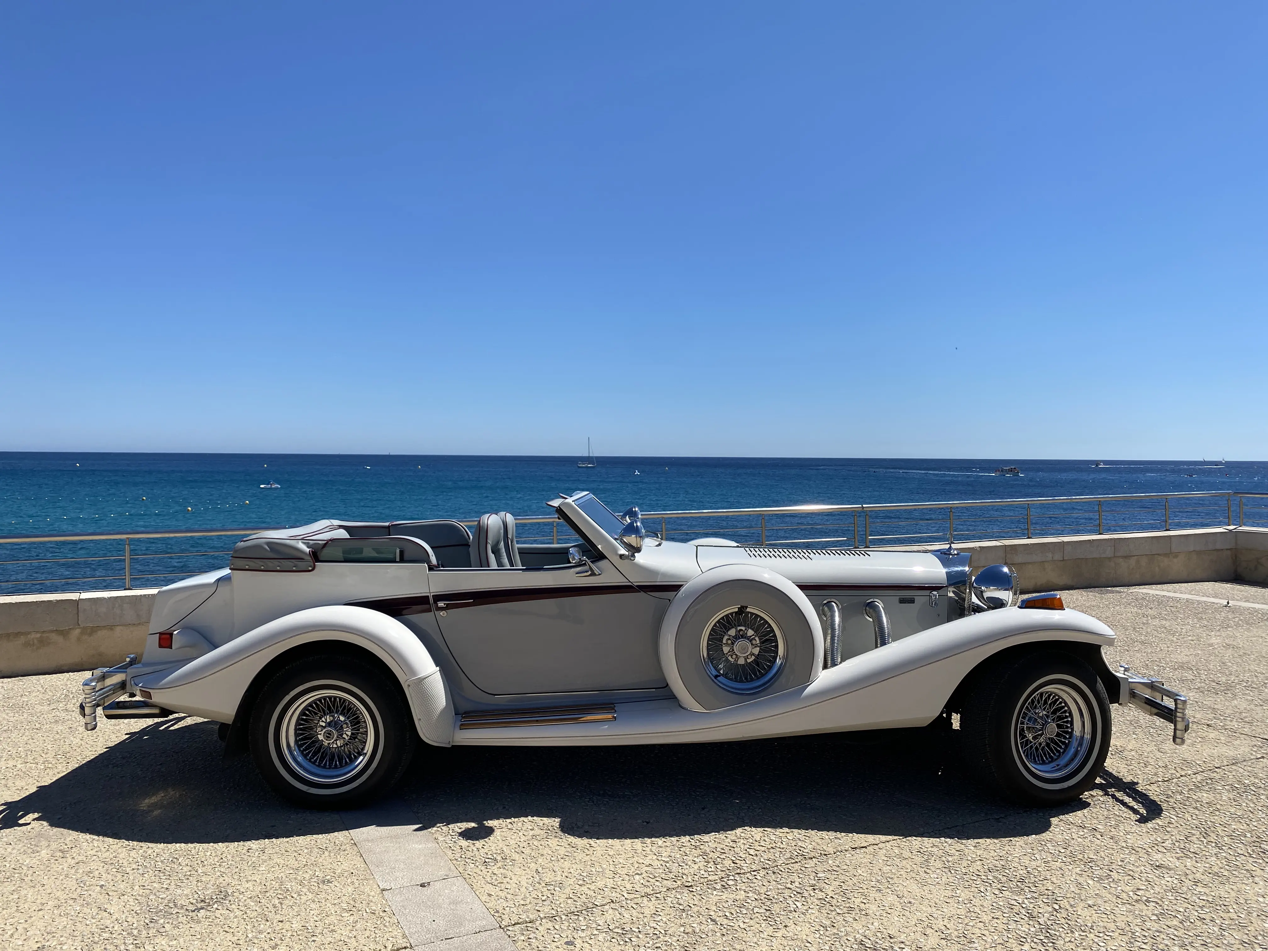 Excalibur Phaéthon 4 20th – voiture de luxe rétro idéale pour mariage, cinéma ou événement haut de gamme à Marseille. proposée par Du Rêve à la Réalité pour mariage, anniversaire, clip, shooting et autres événements.