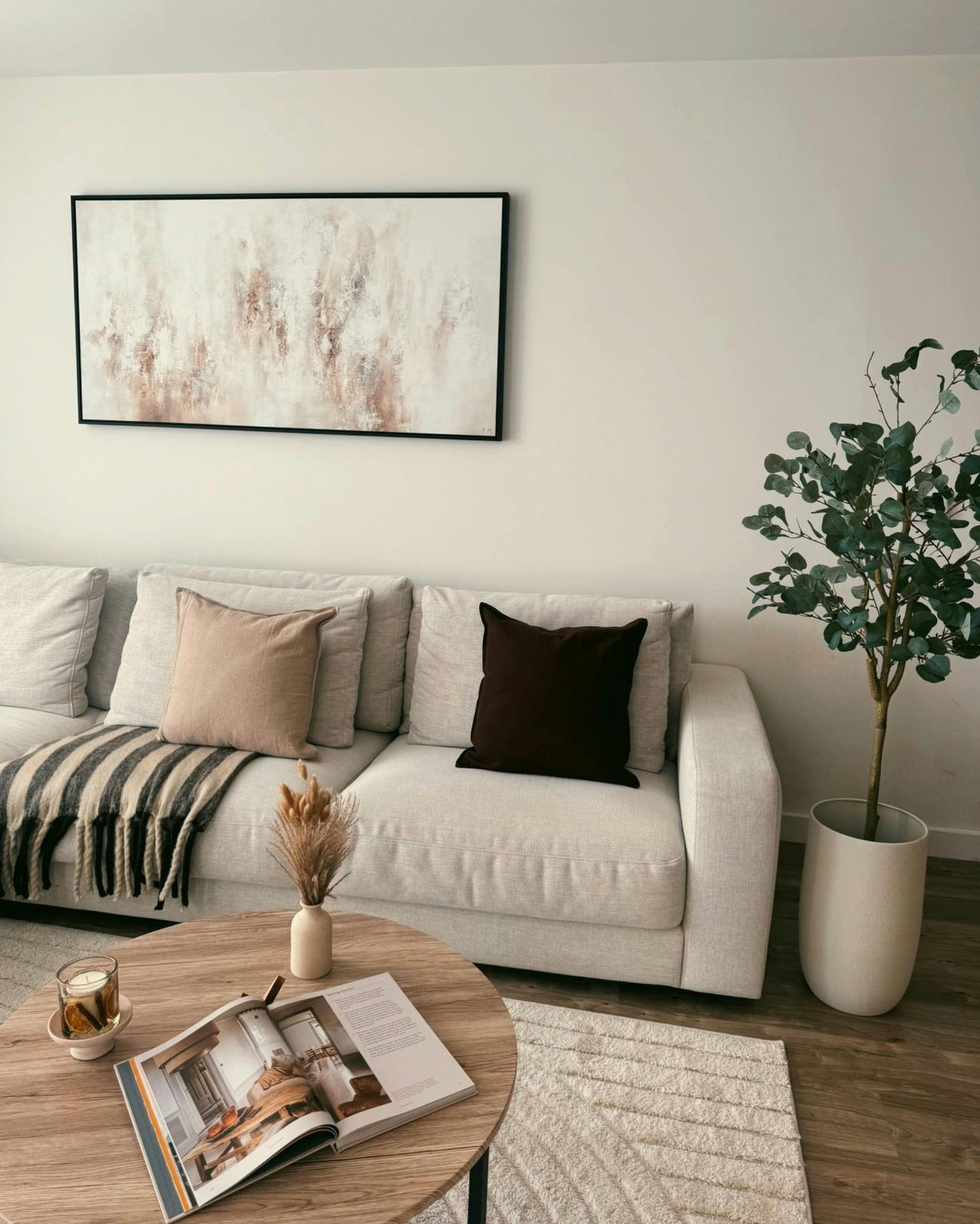 Cozy Modern Living Room Interior Design