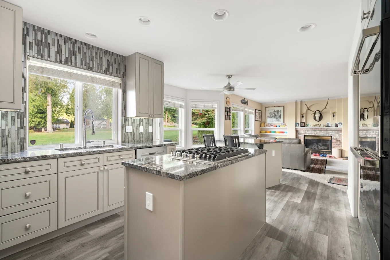 Custom kitchen cabinets installed in Lake Stevens home
