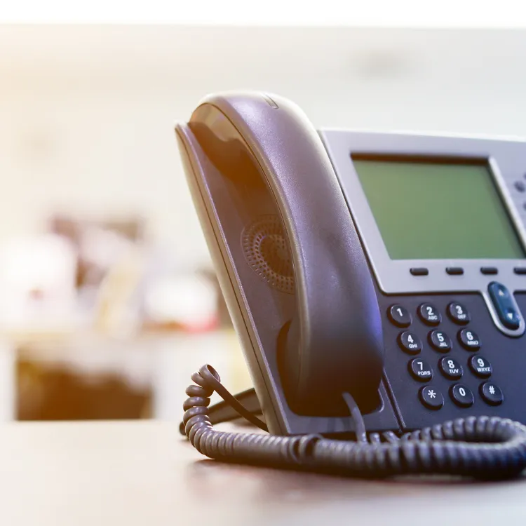 Ontvangst van een intern noodnummer bij de receptie of meldkamer voor directe BHV-alarmering.