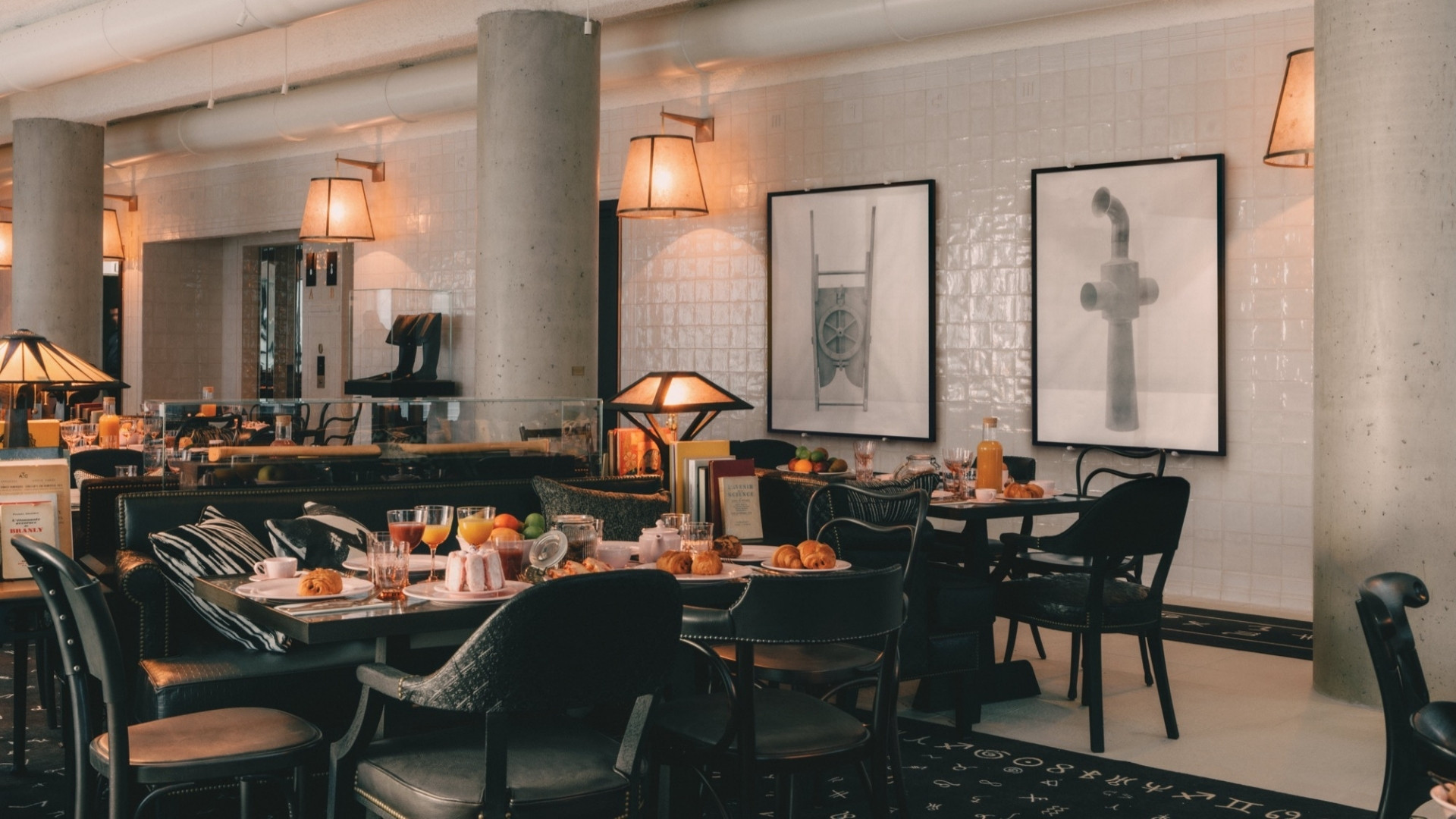 Warm interior of La Cuisine de Rose in Metz, a chic brasserie in the heart of Maison Heler.