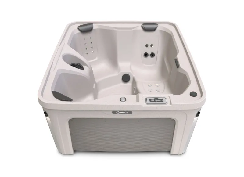 Whirlpool FreeFlow Modell Azure mit mehreren Sitzplätzen und integrierten Massagedüsen.