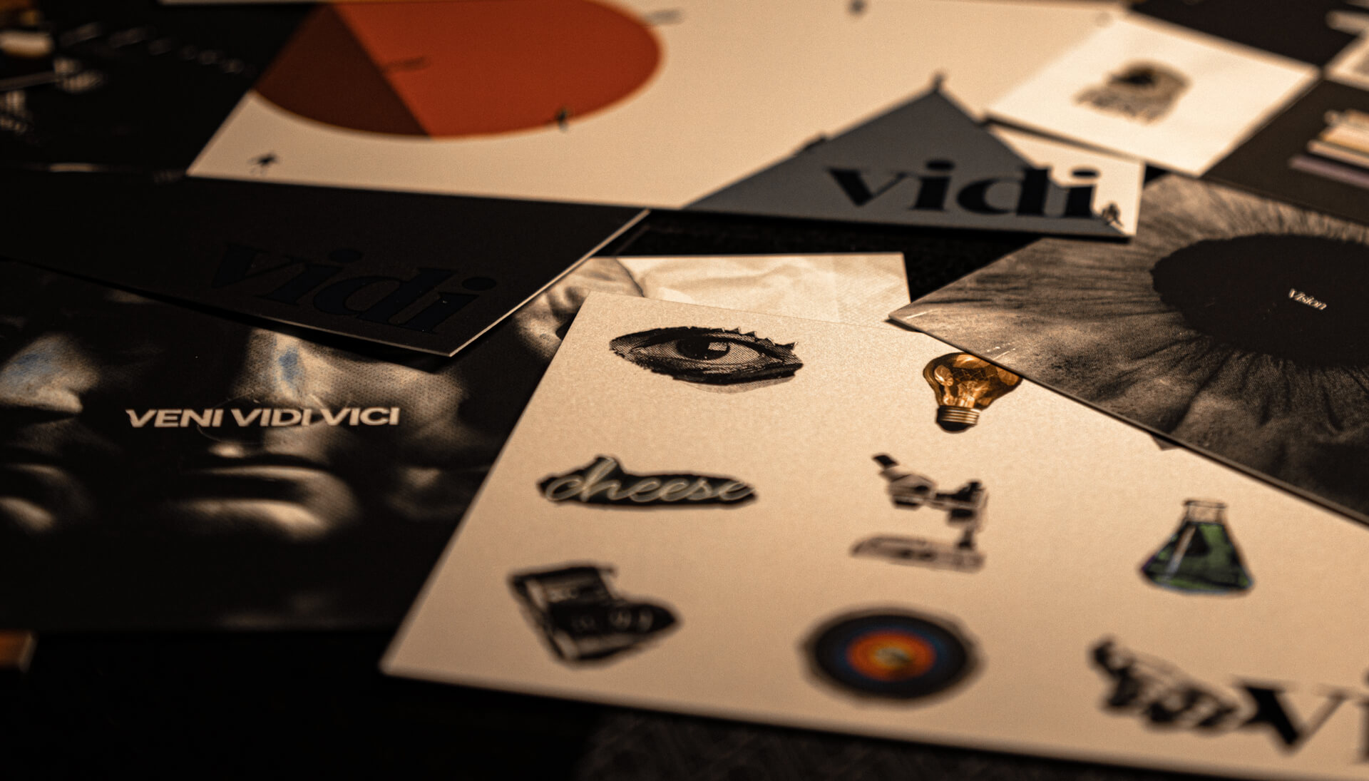 Vidi Culture Book - Postcard Zoom in