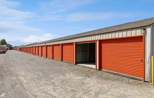 A Bolt Storage Facility in Batavia, OH: Secure and welcoming self-storage with well-maintained facilities and roomy storage units reliable and convenient for your belongings.