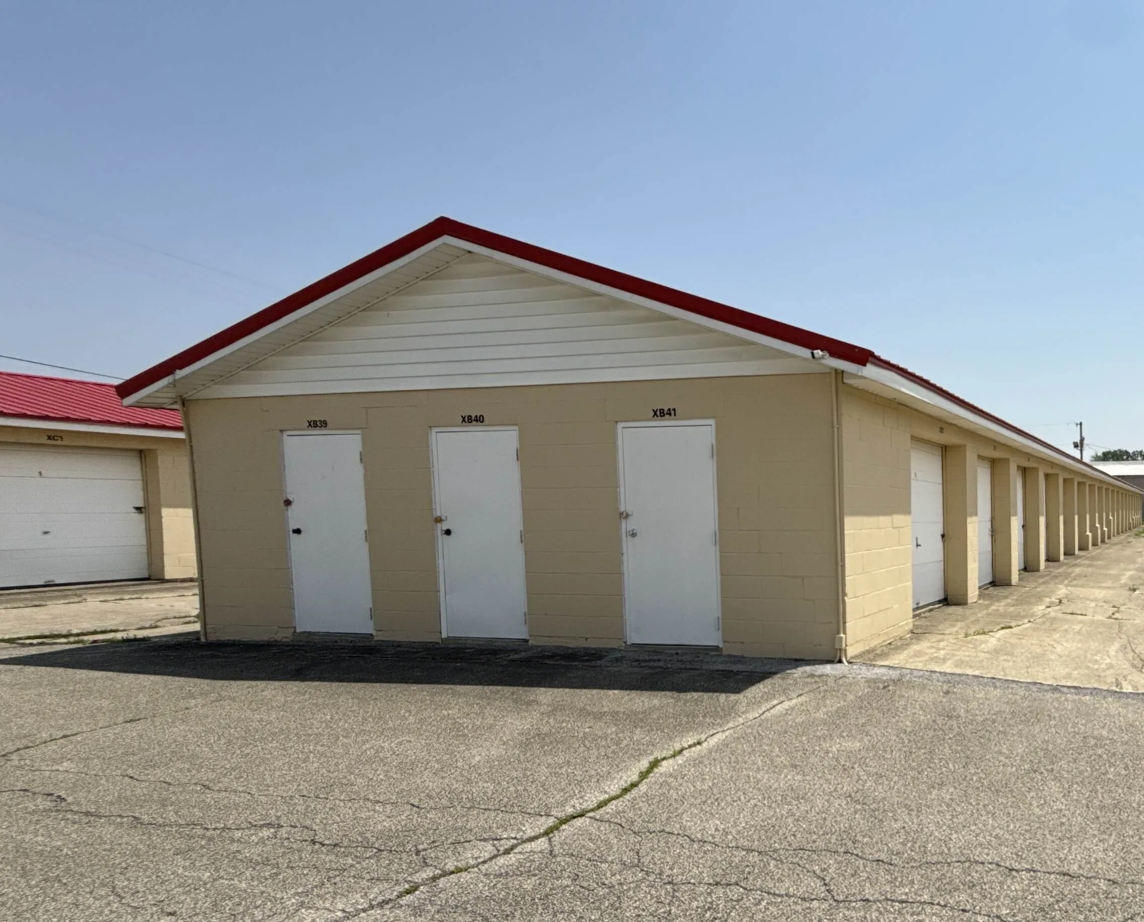 Front view of a self storage building of our locations in Kokomo, IN