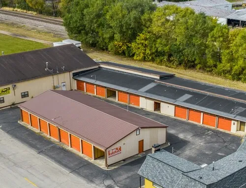 A Bolt Storage Facility in Peru: Secure and welcoming self-storage with well-maintained facilities and roomy storage units reliable and convenient for your belongings.