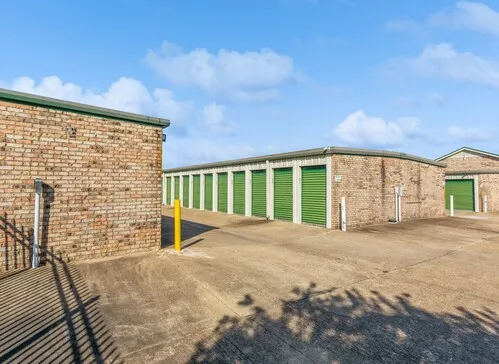 A Bolt Storage Facility in Robinsonville, MS: Secure and welcoming self-storage with well-maintained facilities and roomy storage units reliable and convenient for your belongings.