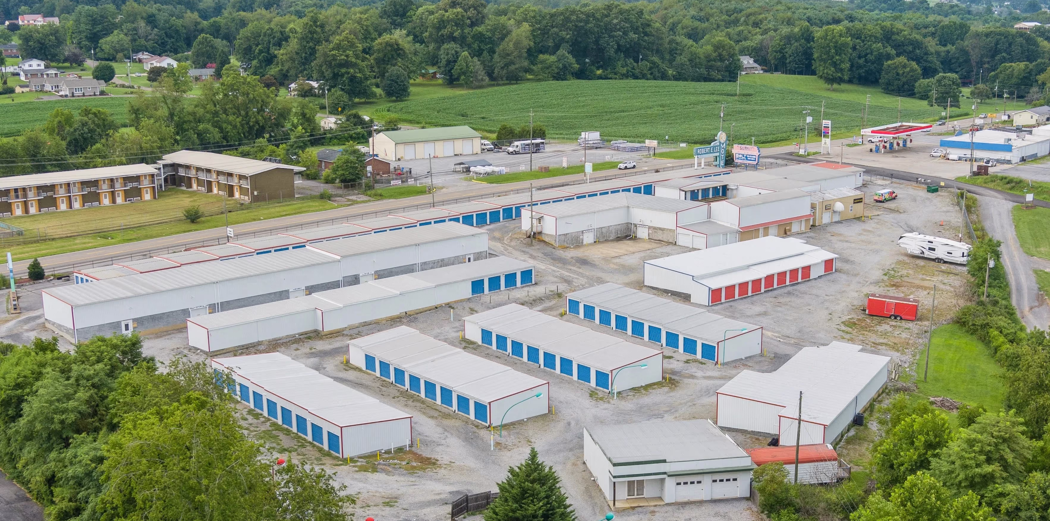 A Bolt Storage Facility in Bristol, VA: Secure and welcoming self-storage with well-maintained facilities and roomy storage units reliable and convenient for your belongings.