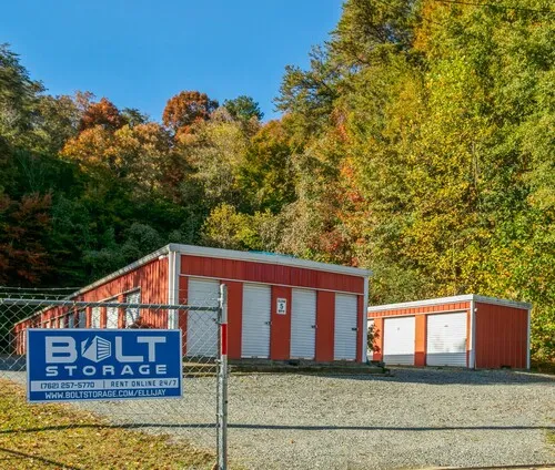 A Bolt Storage Facility in Ellijay, GA: Secure and welcoming self-storage with well-maintained facilities and roomy storage units reliable and convenient for your belongings.