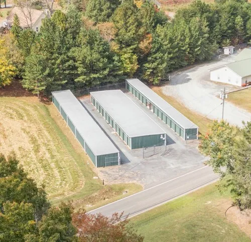 A Bolt Storage Facility in Ellijay, GA: Secure and welcoming self-storage with well-maintained facilities and roomy storage units reliable and convenient for your belongings.