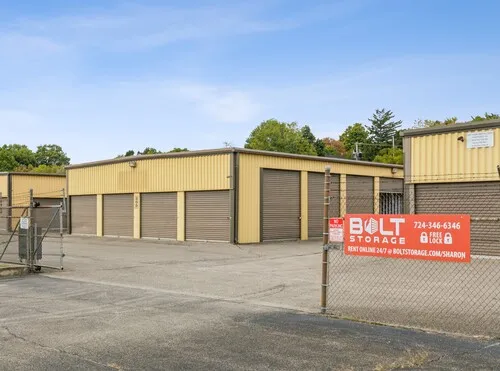 A Bolt Storage Facility in Sharon, PA: Secure and welcoming self-storage with well-maintained facilities and roomy storage units reliable and convenient for your belongings.